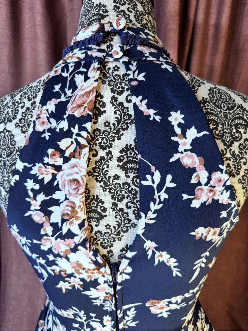 B. Darlin Floral Halter Fit & Flare Dress in Navy and Blush size 3/4 - Picture 5 of 11